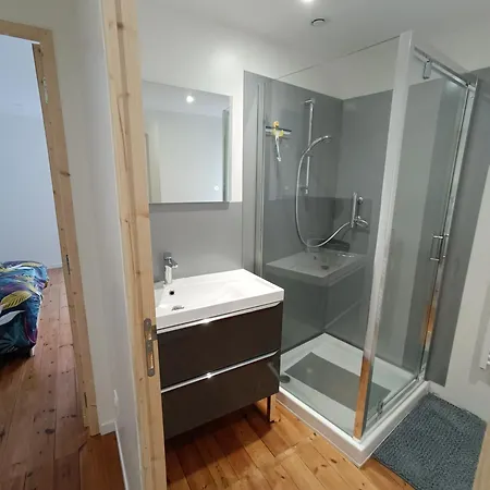 Au Coin De La Rue Saint-Vincent-Sterlanges