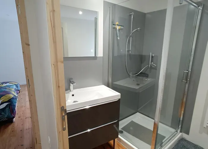 Au Coin De La Rue Saint-Vincent-Sterlanges